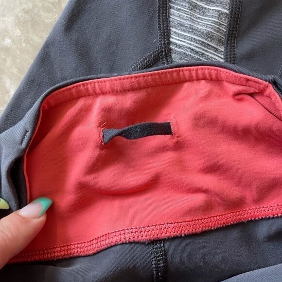 𝅺lululemon Run: Inspire Crop II Coal/Heathered - Picture 7 of 7